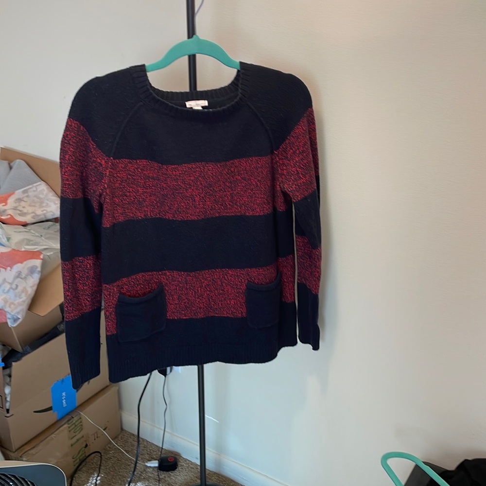 EUC GAP striped sweater w/ POCKETS:) sz.S 215